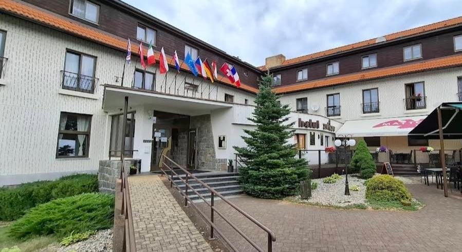 Resort Hotel Zvikov Zvíkovské Podhradí Eksteriør billede