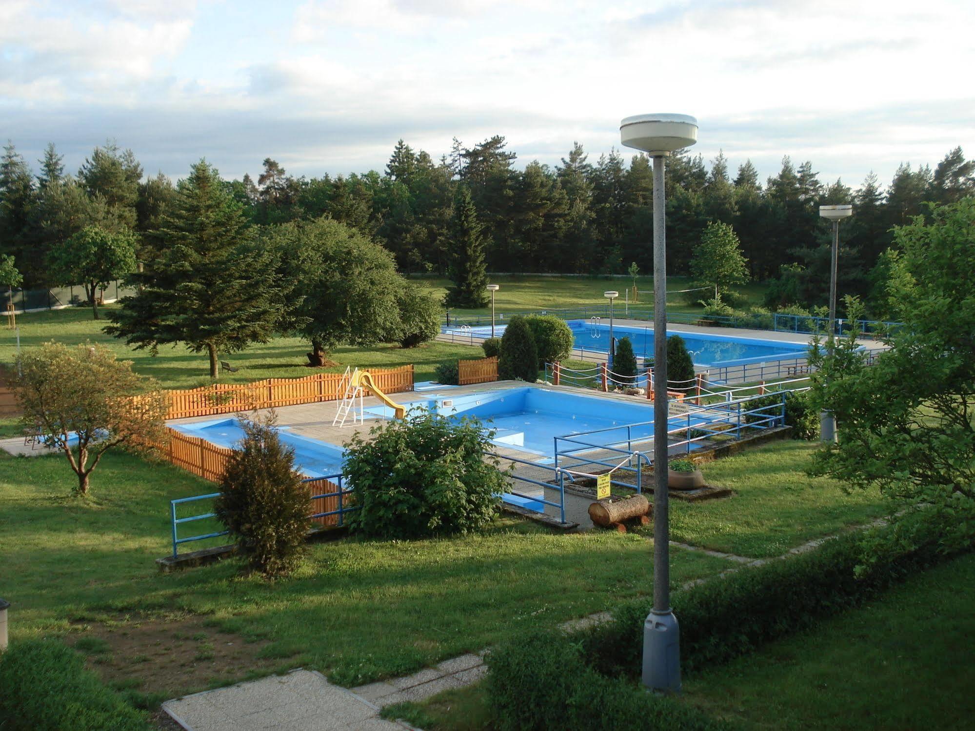 Resort Hotel Zvikov Zvíkovské Podhradí Eksteriør billede