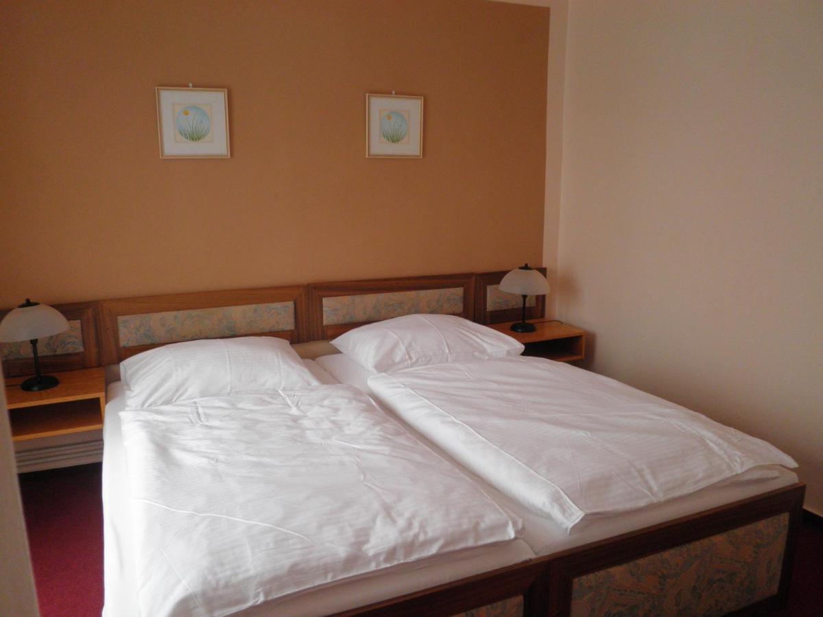 Resort Hotel Zvikov Zvíkovské Podhradí Eksteriør billede